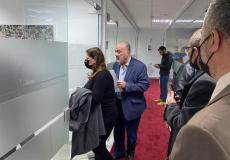 ناصر القدوة وفدوى البرغوثي يتوجهان مقر لجنة الانتخابات