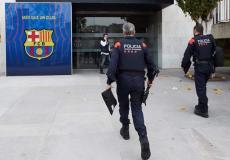 الشرطة الاسبانية تقتحم مكاتب برشلونة