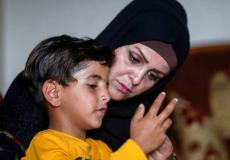 نيفين غرقود وابنها