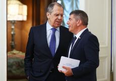 أشكنازي(يمين) لافروف(يسار)