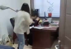موظفة صينية تضرب رئيسها