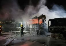 حريق هائل في عدد من الشاحنات في حيفا