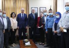 وزير التربية والتعليم ووفد بلدية بيت جالا