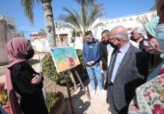 رئيس بلدية غزة يفتتح معرض سيدة الارض