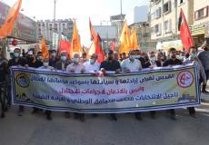 الشعبية والمبادرة تنظمان مسيرة حاشدة وسط قطاع غزة