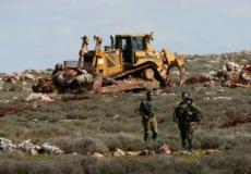 تجريف أراضي زراعية للتوسع الاستيطاني جنوب الخليل