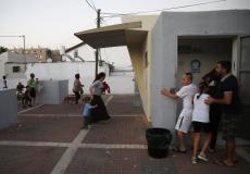 لحظة دخول الإسرائيليين الى الملاجئ في بئر السبع