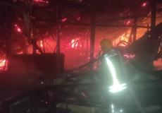 الدفاع المدني في القدس يخمد حريق مقهى وأشجار حرجية