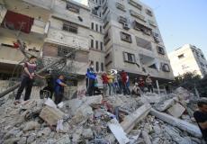 تدمير أحد المباني بفعل طائرات الاحتلال في غزة
