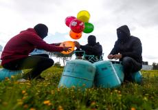 وحدات اطلاق البالونات الحارقة على حدود غزة