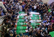 آلاف المواطنين يشيعون جثامين عدد من قادة "القسام" في غزة