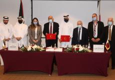 جانب من التوقيع