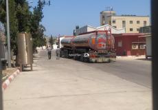 شاحنة محملة بالوقود داخل محطة توليد كهرباء غزة