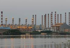 مصفاة نفطية في ايران 
