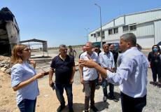 بشار المصري خلال زيارته مدينة غزة الصناعية