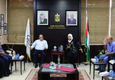 جانب من اجتماع محافظ رام الله والبيرة ليلى غنام عائلة الشهيد مهند الحلبي