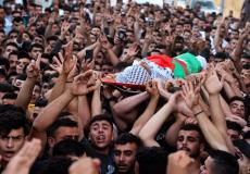 جماهير غفيرة تشيع جثمان الفتى حمايل في نابلس