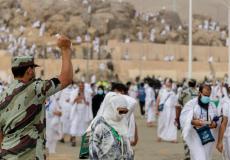 الحجاج ينفرون الى مزدلفة