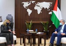 رئيس الوزراء محمد اشتية يستقبل القنصل البريطاني العام الجديد السيدة ديان كورنر