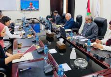 جانب من اجتماع وزير المالية شكري بشارة مع ممثلي الدول المانحة