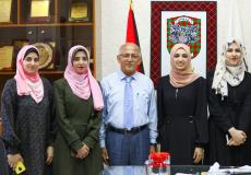 رئيس بلدية غزة مع طلبة الجامعات