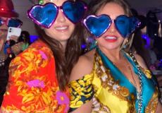 ليلي علوي مع صديقتها