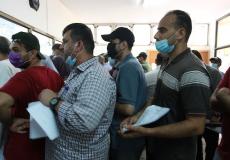 توافد كبير من المواطنين لتقديم ملفات طلبات لم الشمل في غزة والضفة