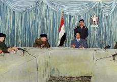 اجتماع لحكومة صدام حسين في بغداد - أرشيف