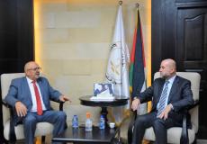 الهباش يستقبل وفد من الهلال الاحمر