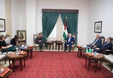 الرئيس عباس يستقبل القنصل العام البريطاني الجديد