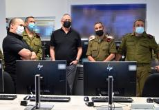 نفتالي بينت خلال زيارته الى فرقة غزة