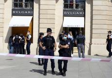 فرنسا تباشر في إغلاق مساجد وجمعيات