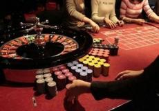 ضبط صالة قمار في المهبولة تشمل 22 فتاة