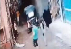 شاب ينقذ طفل من صعقة كهربائية