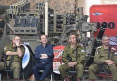 الرئيس الاسرائيلي مع قادة الجيش في مستوطنات غلاف غزة