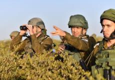 أفيف كوخافي خلال تواجده على حدود قطاع غزة