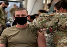 الجيش الأمريكي يصدر قرارات للجنود الذين يرفضون التطعيم