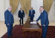 فايز أبو عيطة يؤدي اليمين القانونية أمام الرئيس سفيرا لدولة فلسطين لدى الجزائر. (عدسة: ثائر غنايم/وفا)