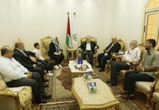 هنية يستقبل ابنة الأسير فؤاد الشوبكي