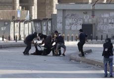 لحظة قنص مسلح يحمل قاذفًا خلال اشتباكات مسلحة عنيفة في بيروت