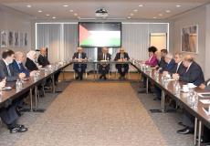 اشتية يطلع السفراء العرب لدى بلجيكا والاتحاد الأوروبي على التطورات السياسية