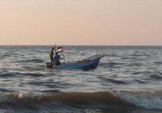 صياد فلسطيني في بحر مدينة غزة