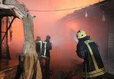 كوادر الإطفاء تُخمد بحريق محلات وسط عمان