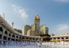 الطواف حول الكعبة