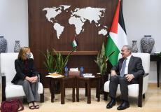 رئيس الوزراء محمد اشتية يلتقي مديرة بعثة الوكالة الأميركية للتنمية الدولية ألير غروبز