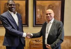 وزير العدل السوداني مع وفد إسرائيلي في الإمارات