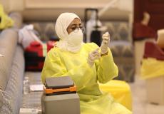 تطعيم المقيمين بالمجان في سلطنة عمان