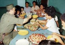 ياسر عرفات على مائدة طعام - اشيف