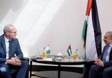 جانب من اللقاء بين اشتية ووزير خارجية إيرلندا