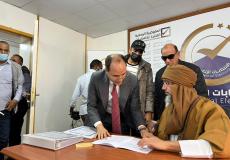 سيف الإسلام القذافي يقدم أوراق ترشحه للرئاسة الليبية